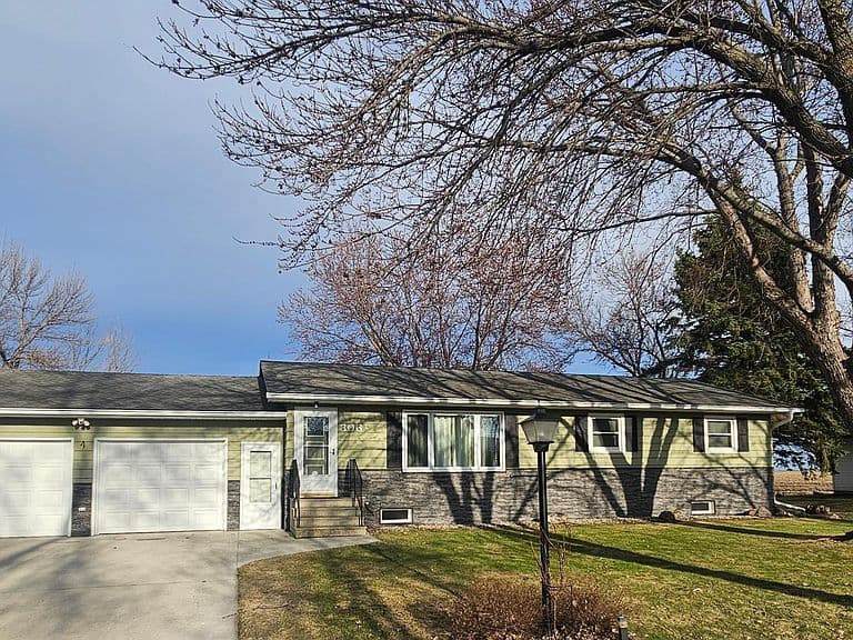 306 Enterprise Dr photo 1