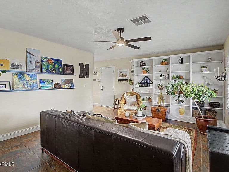633 N DUSTIN Lane photo 3