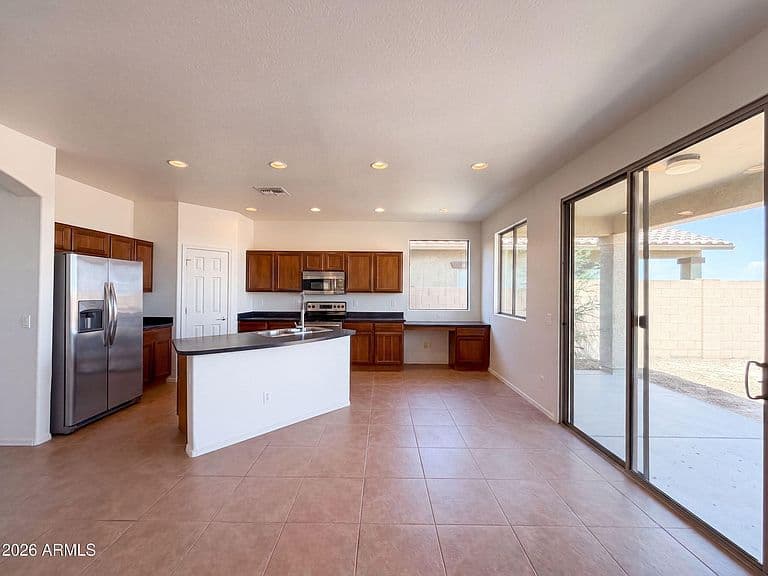 1806 N WILDFLOWER Lane photo 2