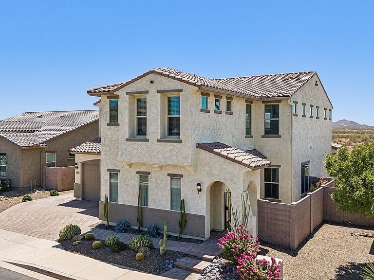 213 E BALAO Drive photo 2