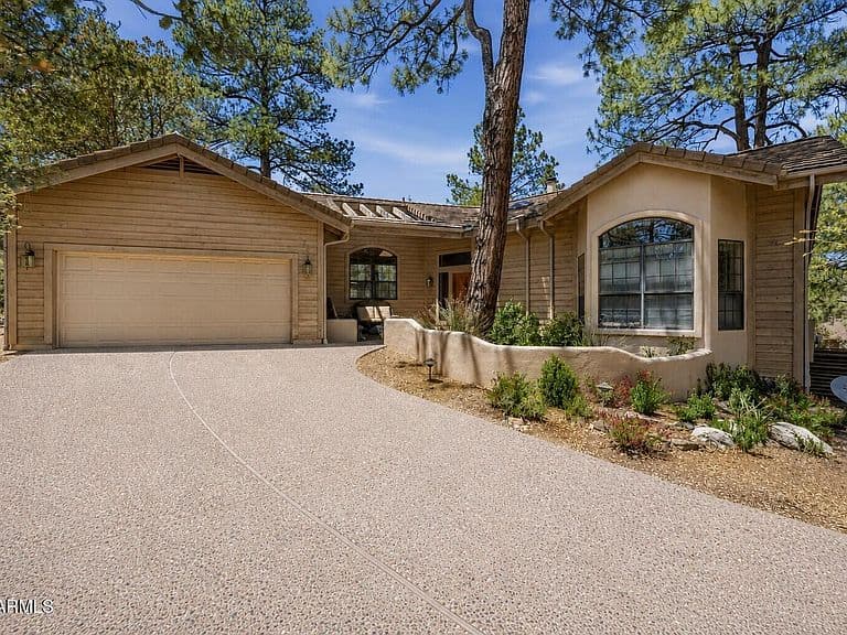 1750 CAMBRIDGE Drive photo 1