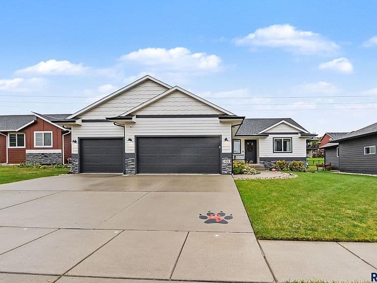 821 N Anthem Dr photo 1