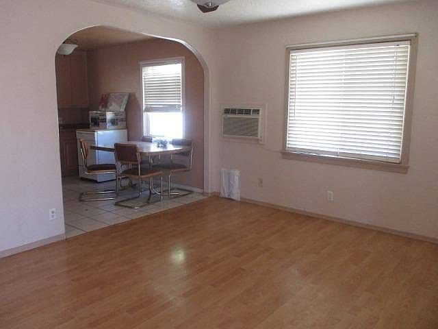 510 W Vananda Ave photo 3