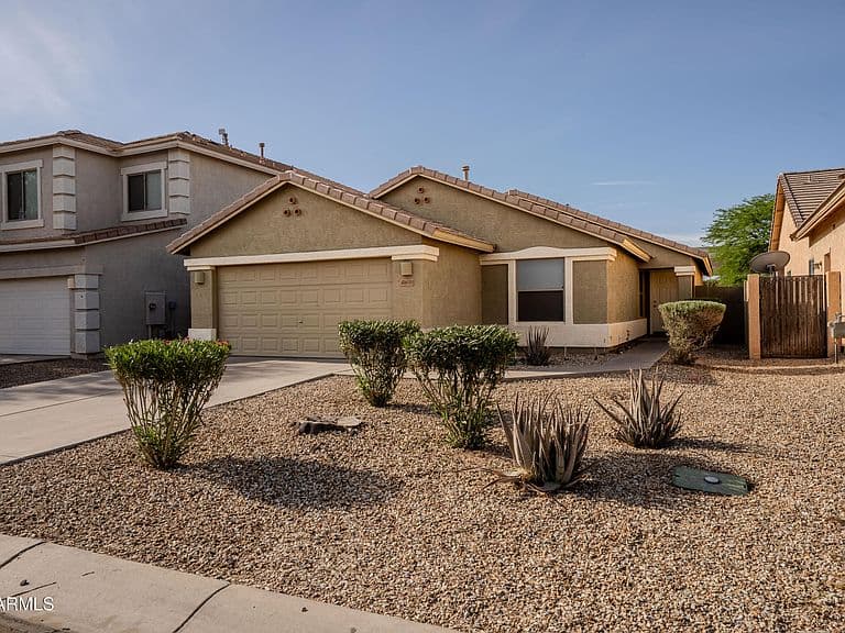 44633 W YUCCA Lane photo 2