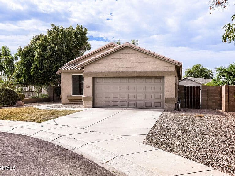 9403 W ROSS Avenue photo 2