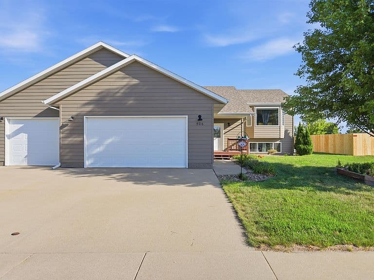 506 Laura St photo 1
