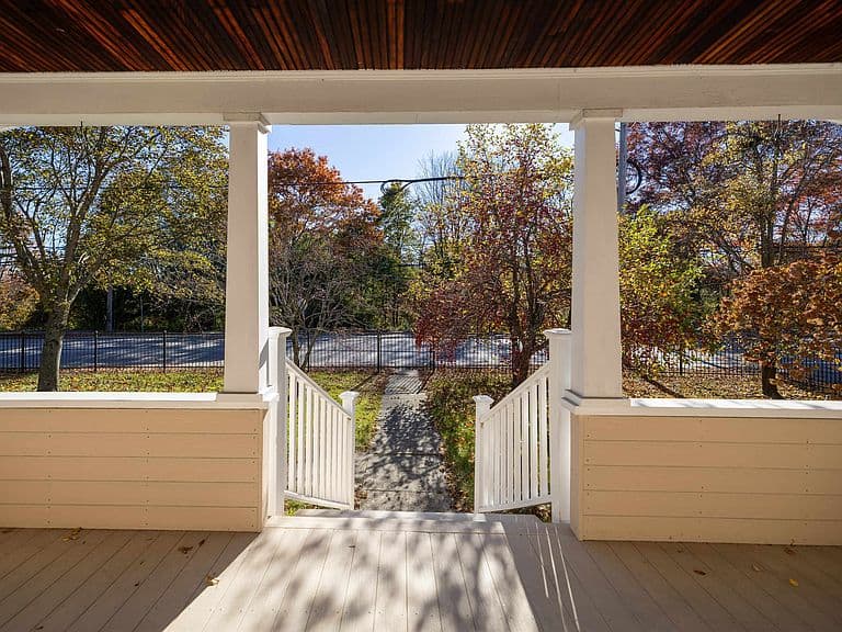 549 West Street photo 4