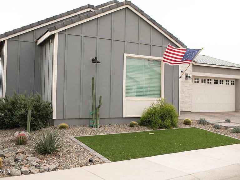 1347 E FICUS Way photo 2