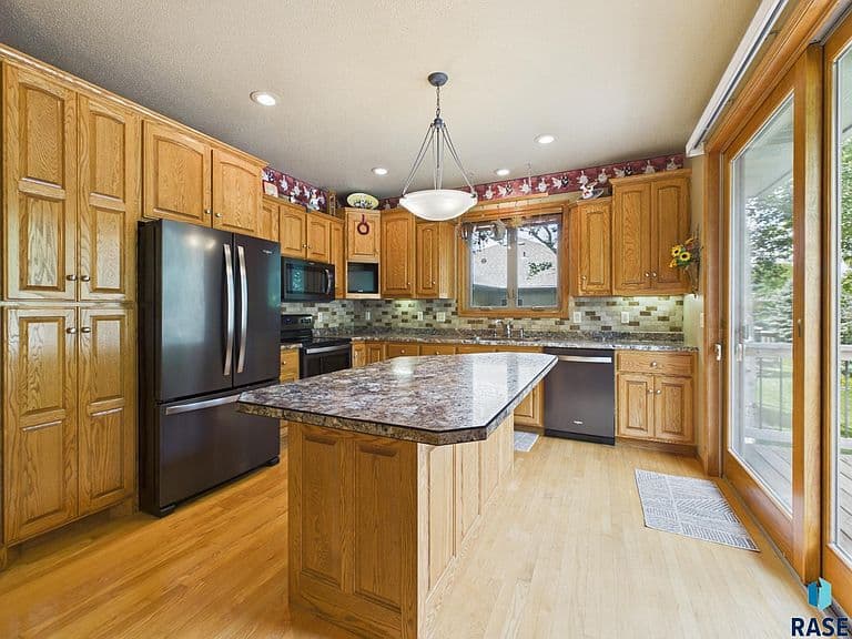 3704 S Judy Ave photo 5