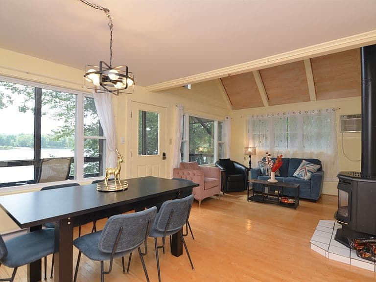 19 Hummingbird Lane photo 2