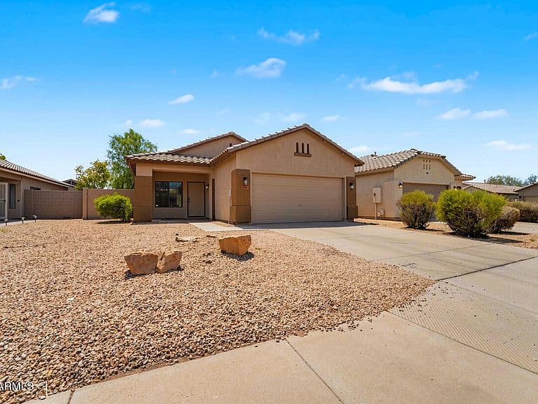 8927 W SHAW BUTTE Drive photo 3