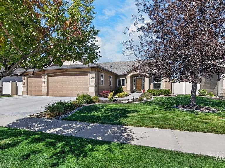 1424 W Raelin Dr photo 2