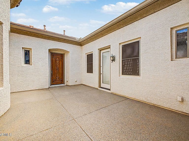 18418 W CINNABAR Avenue photo 4