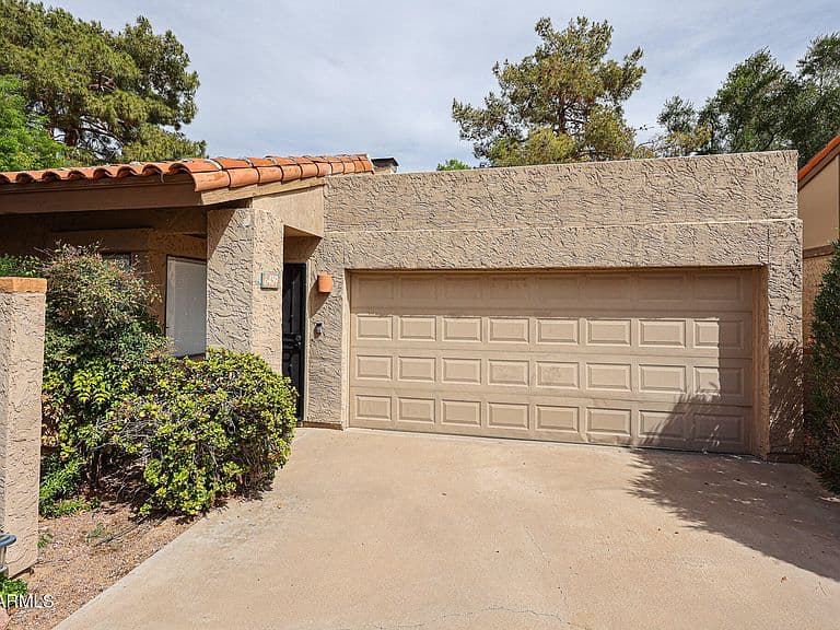 6459 N 77TH Way photo 3