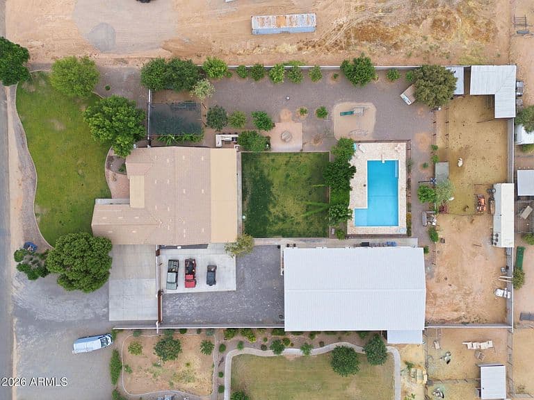 1251 E LOVELAND Lane photo 2