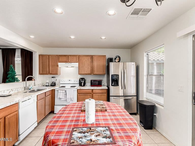 40202 W MARY LOU Drive photo 1