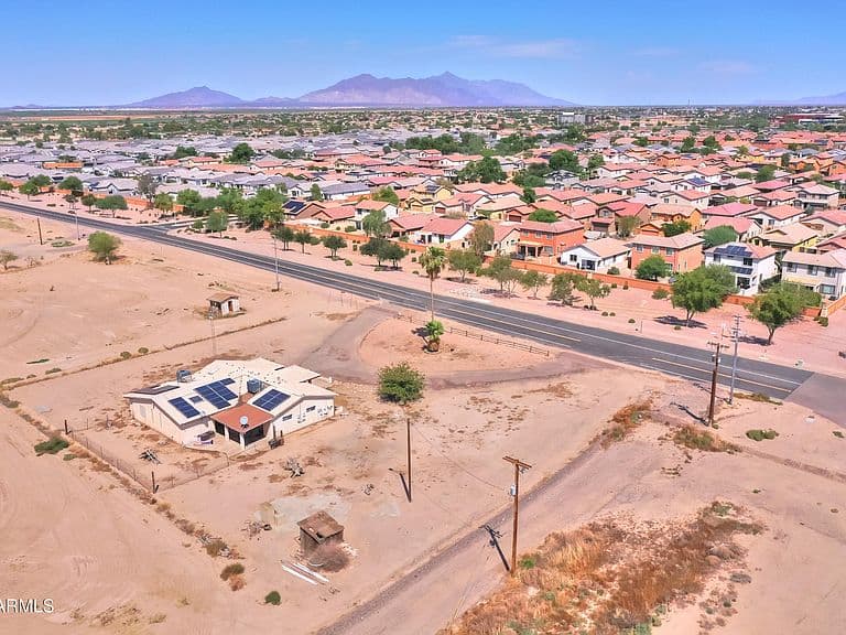 43983 W FARRELL Road photo 5