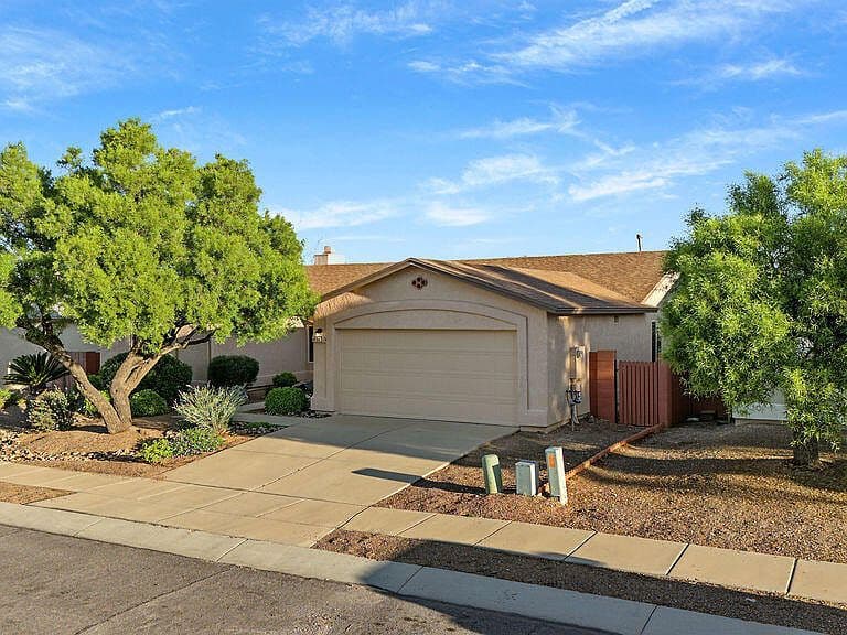 10131 E Hummingbird Meadow Way photo 1