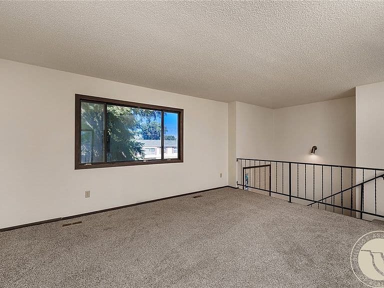 4032 Cambridge Dr photo 5