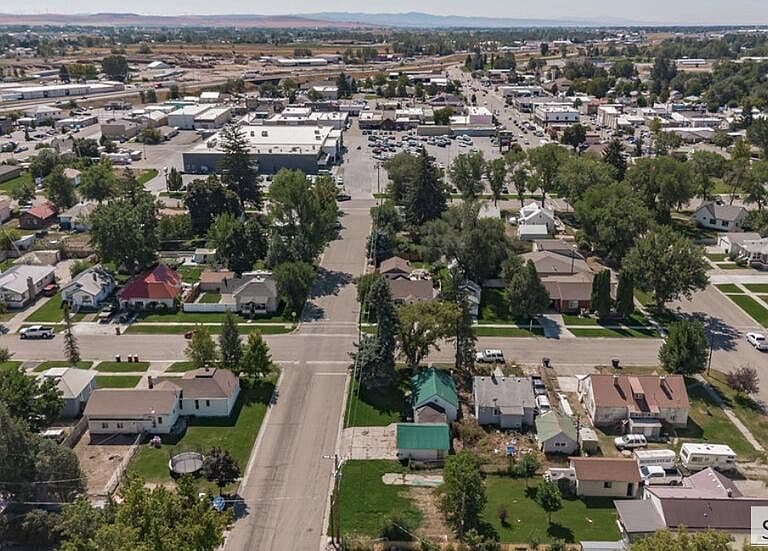 119 Idaho Ave photo 3