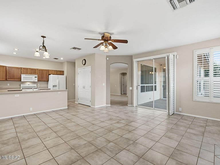 9910 N Crystal Spring Pl photo 2