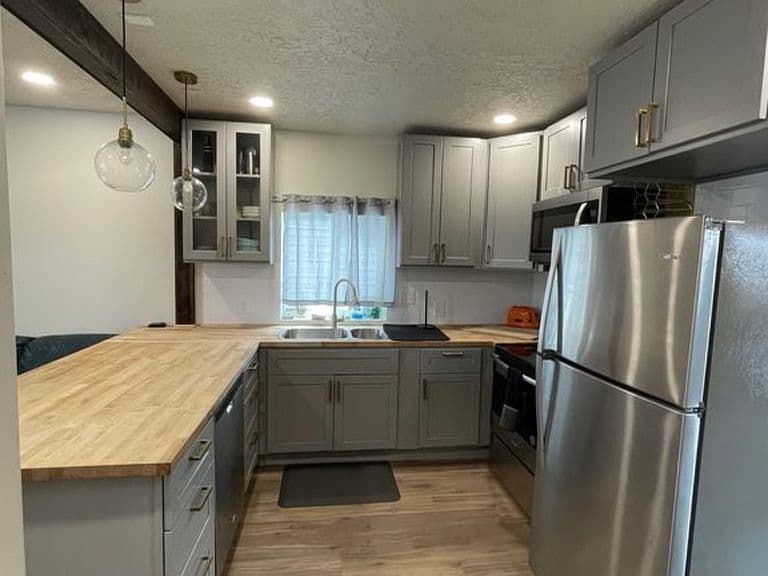 2120 Elm St photo 4