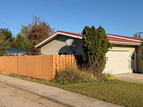 4211 21st Ave photo 2