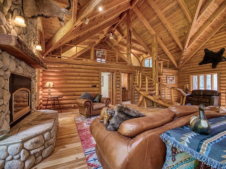 1062 Bear Creek Trl photo 2