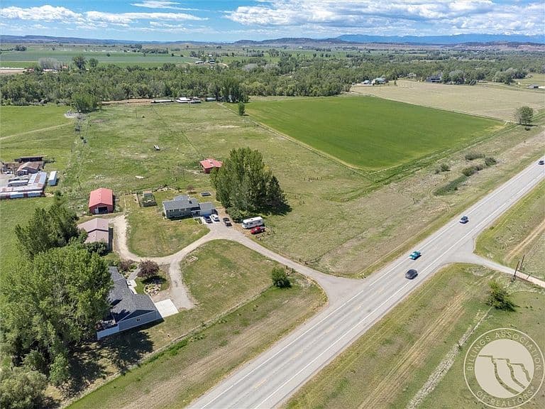 10088 Us Highway 212 photo 2