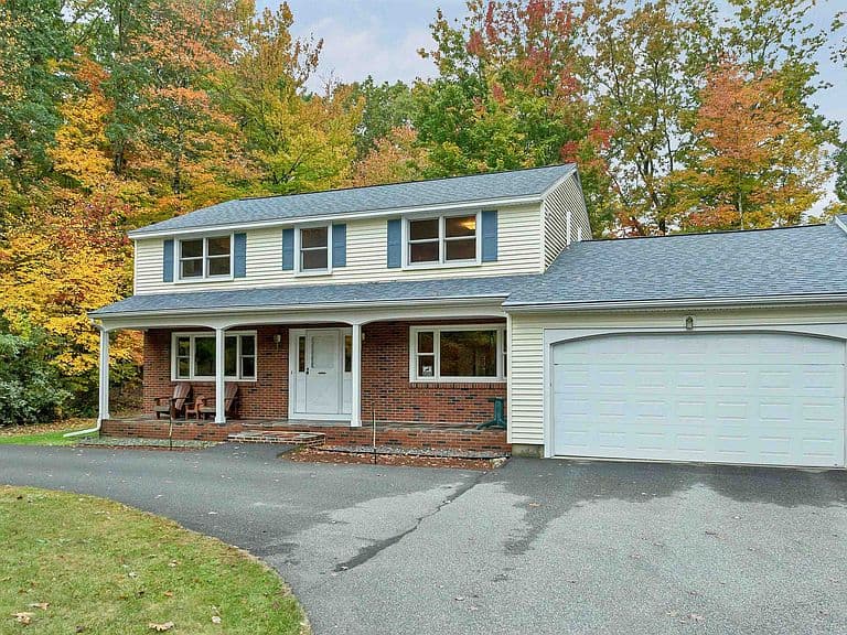 24 Ridgewood Drive photo 2