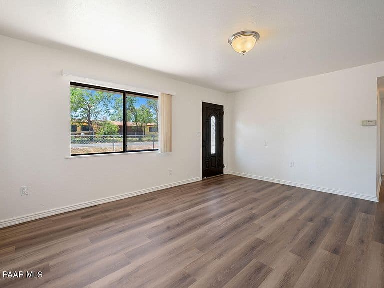 1120 Sierra Vista Dr photo 5