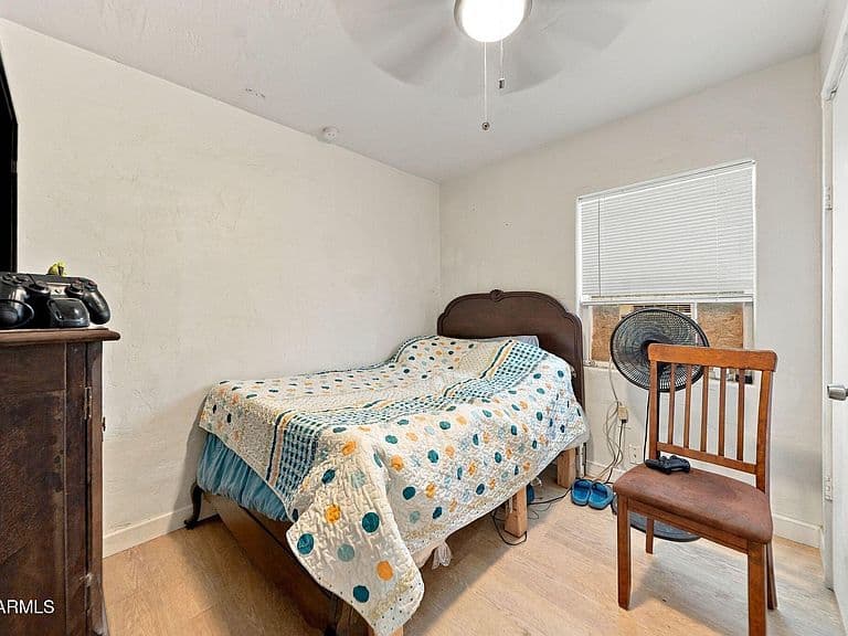 211 W Northern Avenue photo 5