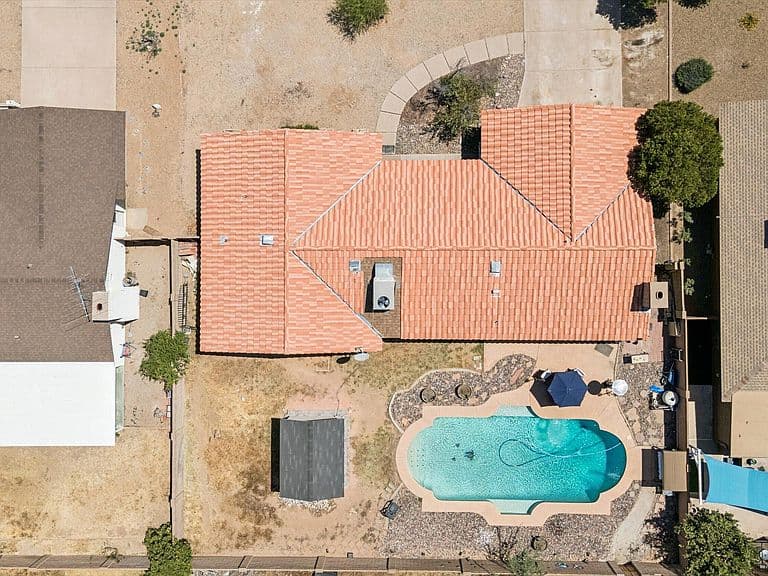 2914 E BERYL Avenue photo 2