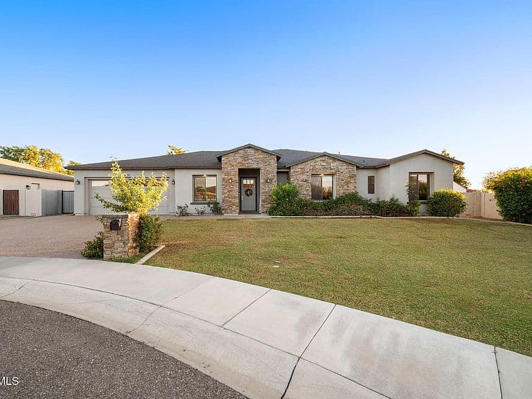 4335 E KATHLEEN Road photo 5