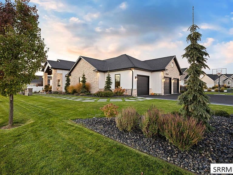 360 Palisade Dr photo 4