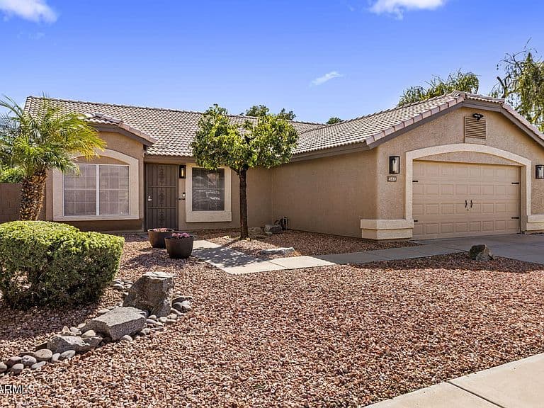 4539 E St John Road photo 2