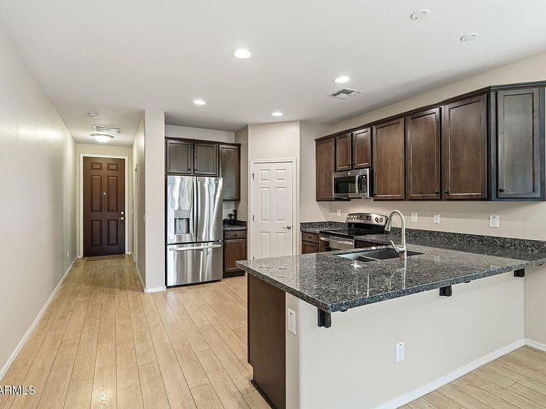 5533 W DESERT HOLLOW Drive photo 5
