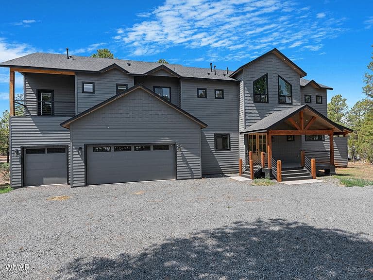 2238 Country Club Dr photo 4