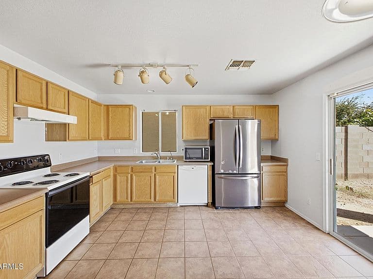 11909 N PABLO Street photo 3