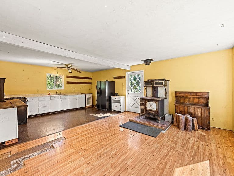 154 Larch Ln photo 5