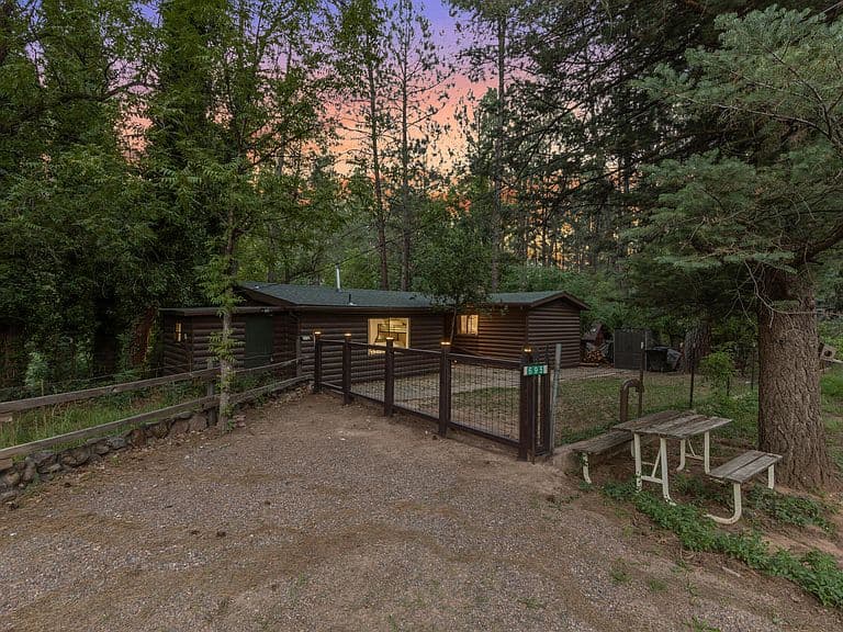695 S Meadow Ln photo 1