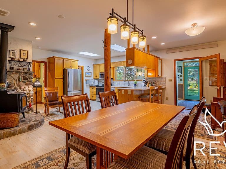 8 Mountain View Dr photo 3