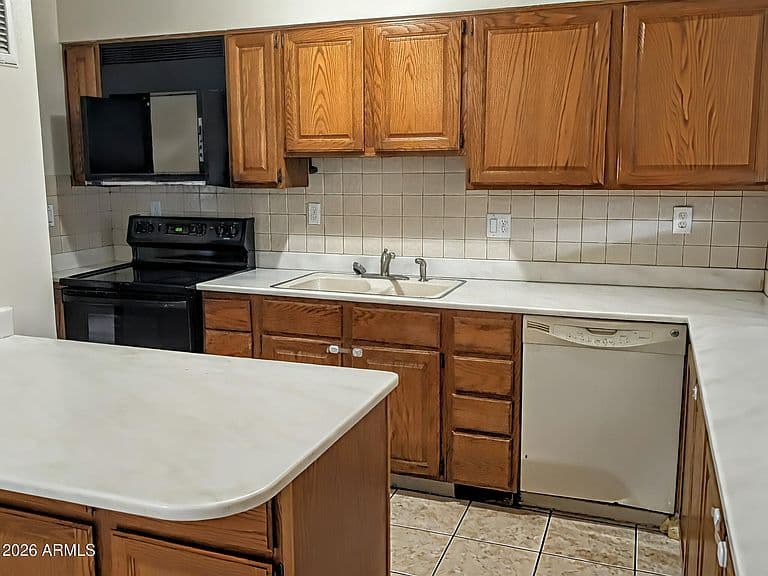 3208 W WILLOW Avenue photo 3