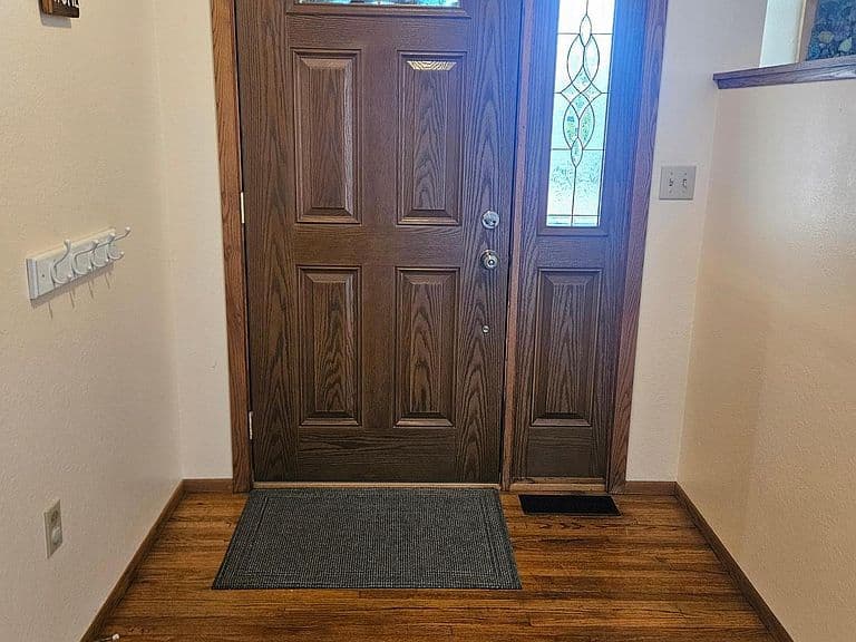 319 3rd St N photo 2