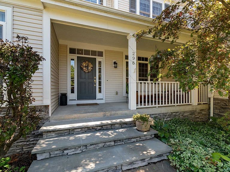298 Baycrest Drive photo 2