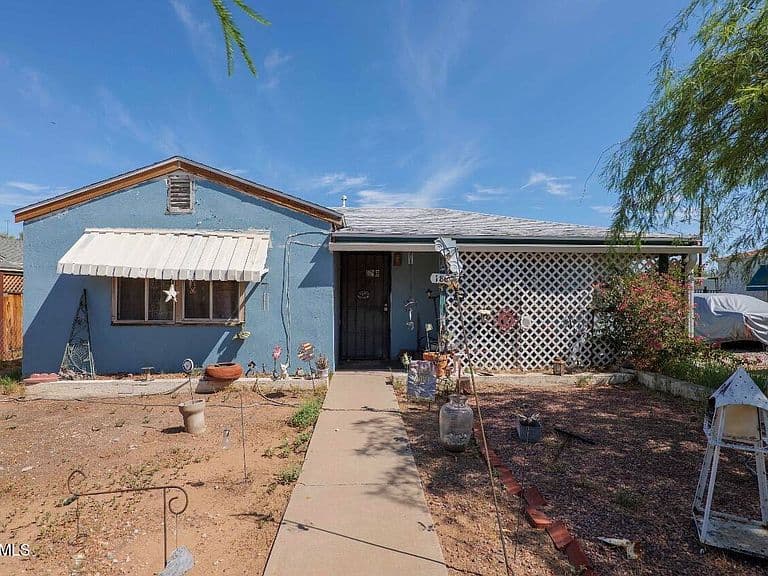 1808 E INDIANOLA Avenue photo 1