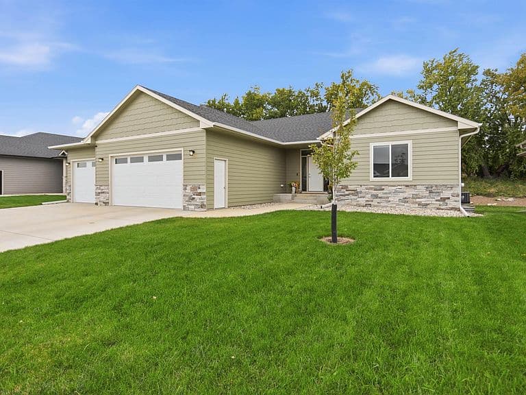 2205 S Saddle Ridge Dr photo 3