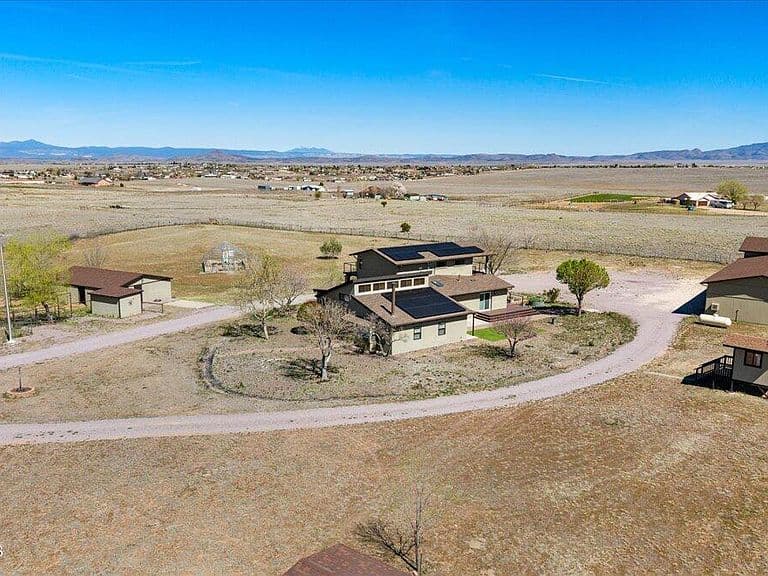 1445 S Table Mountain Rd photo 2