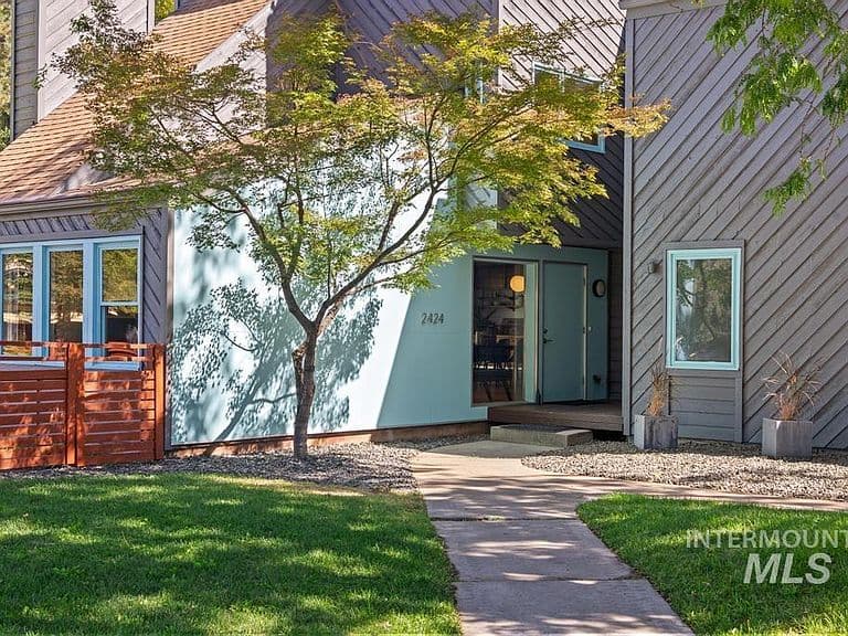 2424 S Odle Pl photo 2