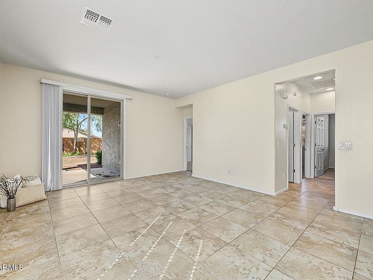 26096 W SEQUOIA Drive photo 3